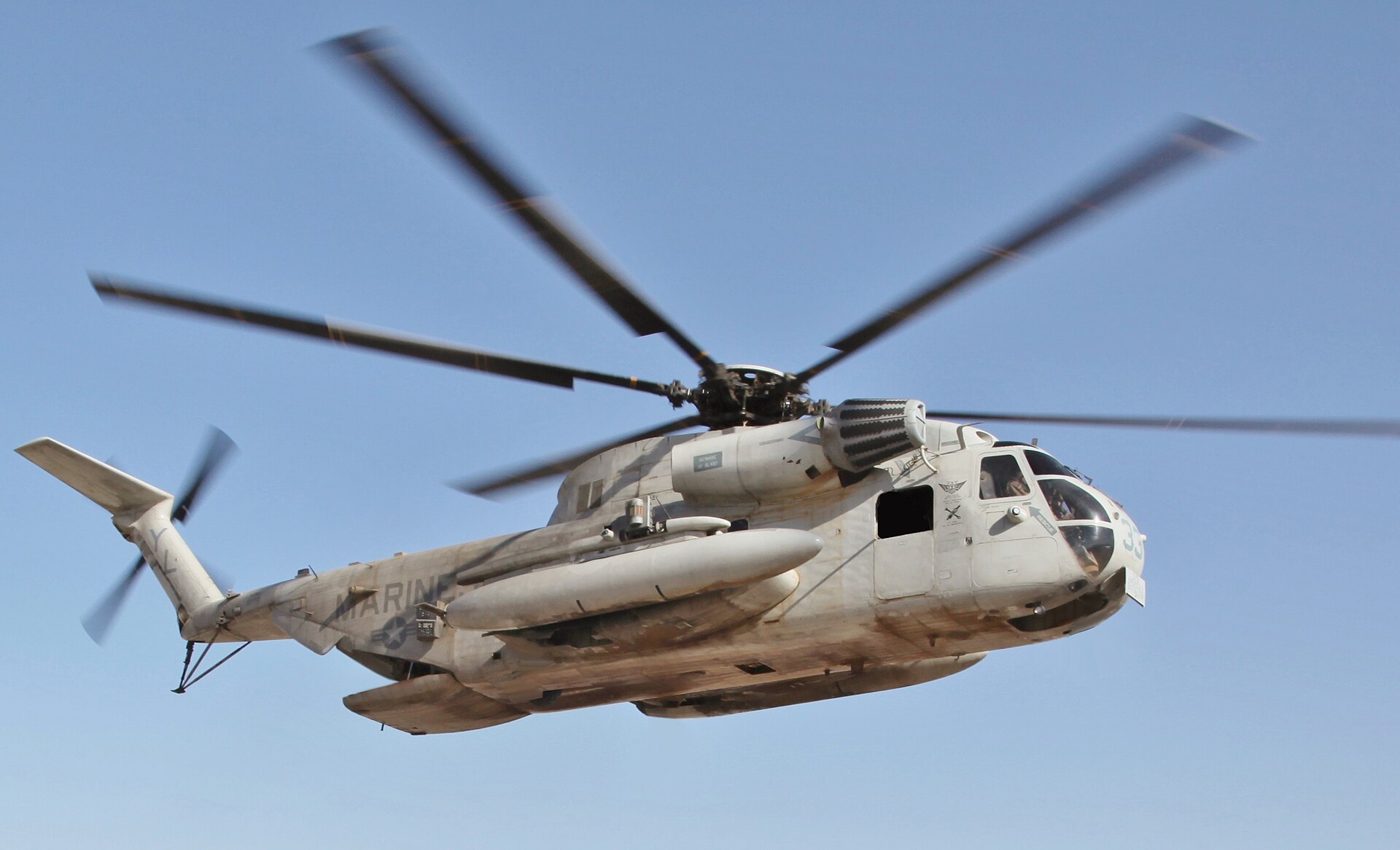 CH-53D_Sea_Stallion_of_HMH-362_in_Afghanistan_on_26_May_2012