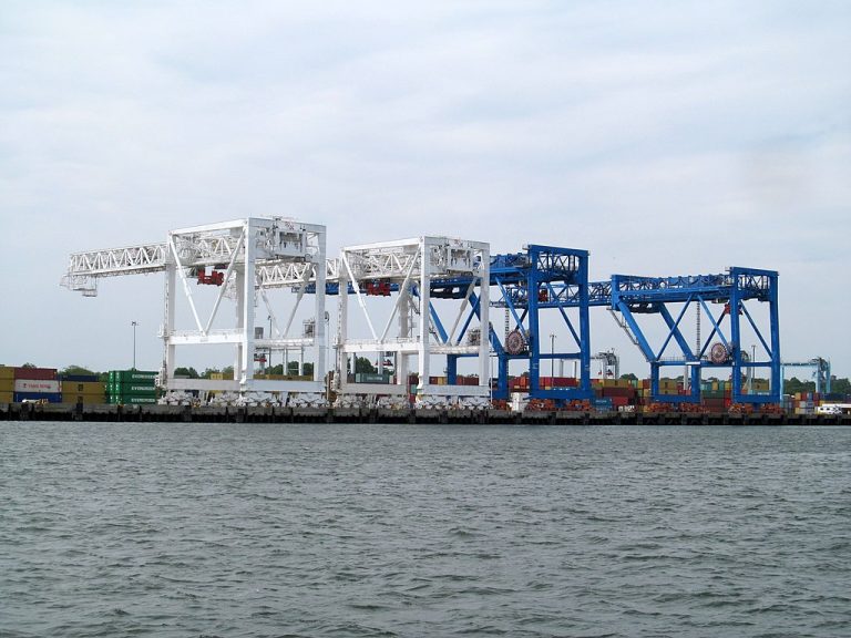 Military Security Concerns Arise Over Chinese-Made Cranes at US Ports