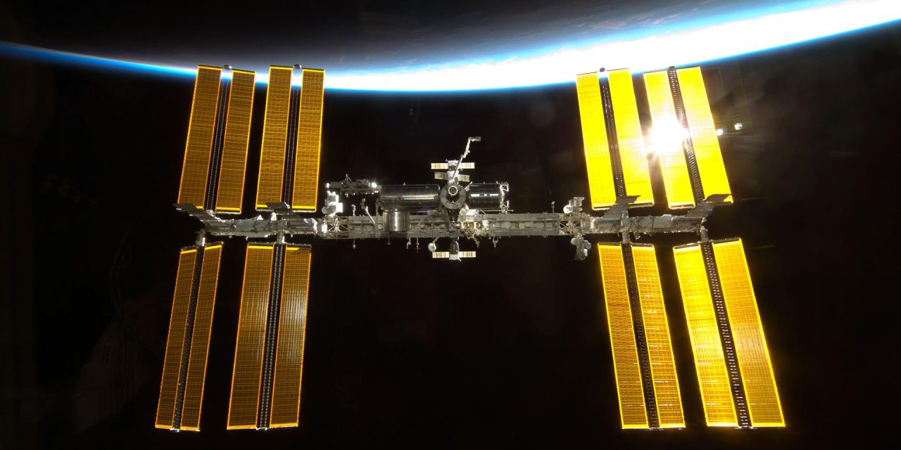 SpaceX Wins Contract To Bring Down Space Station